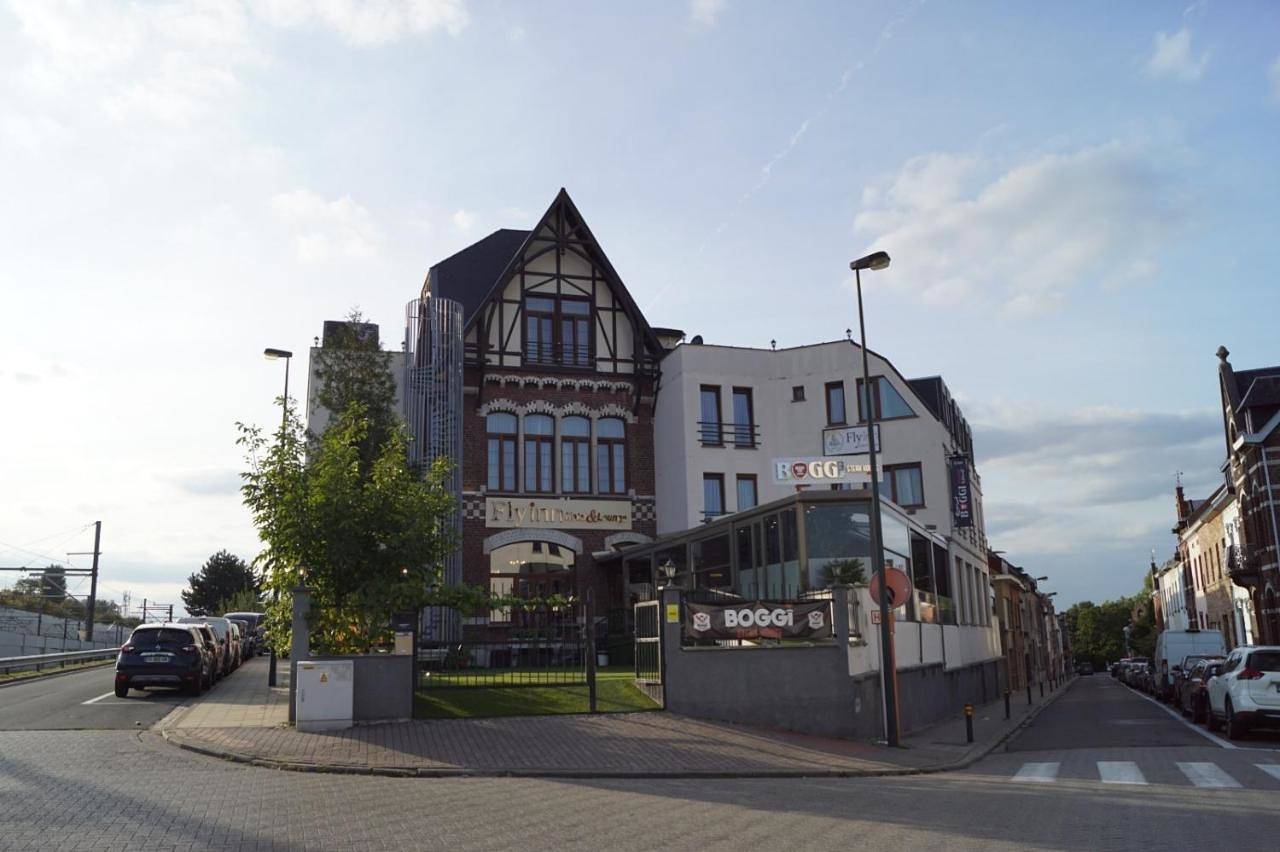 Fly inn Hotel Lounge & Nezzo Restaurant in Machelen (Brabant flamand), Brabant flamand
