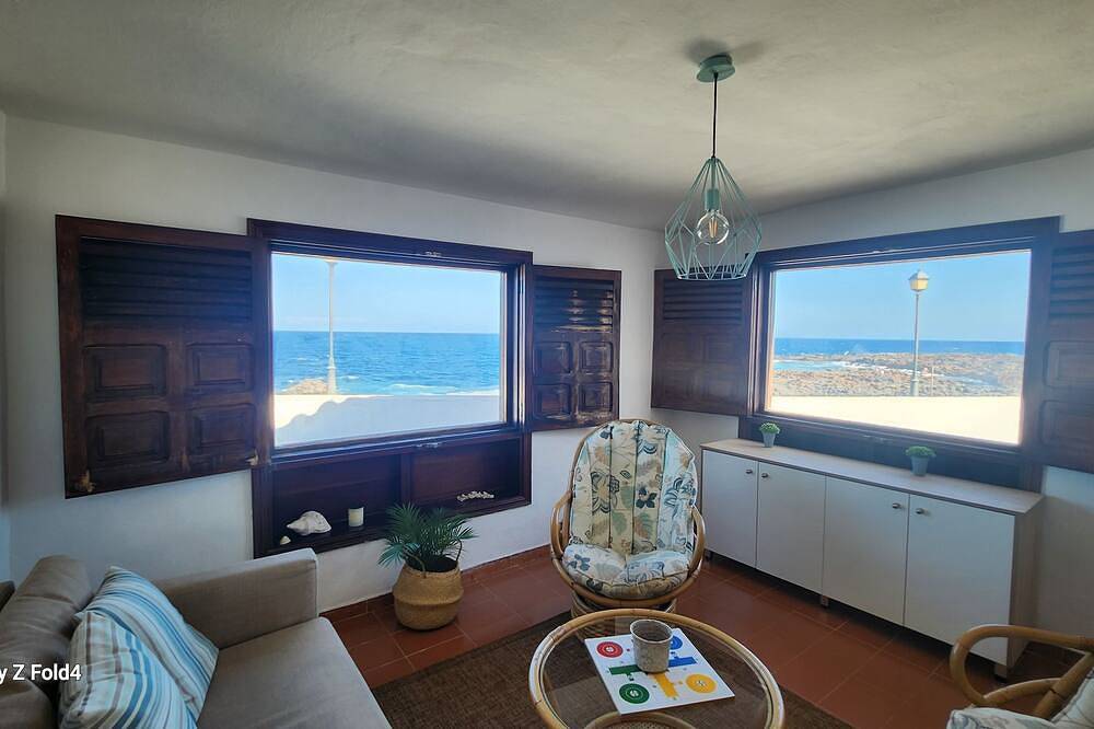 Villa Salada on the Ocean Shore in Caleta de Fuste, Antigua