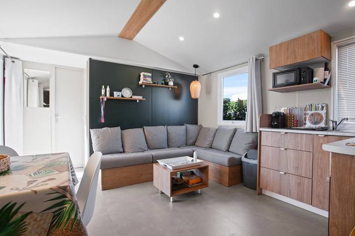 Camping pour 6 personnes, avec bassin pour enfant et jardin, animaux acceptés