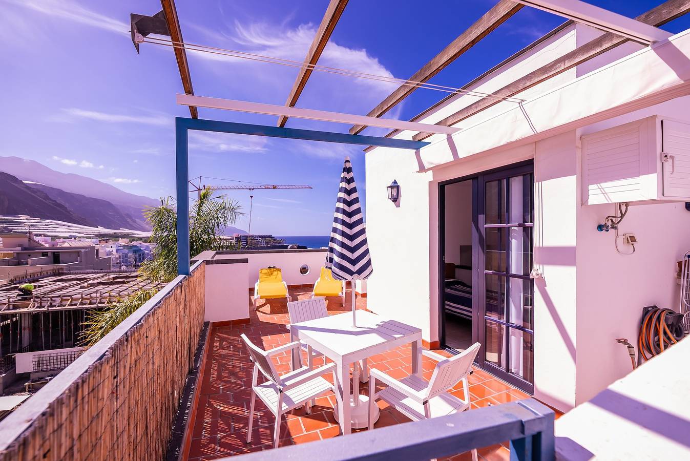 Apartamento entero, Apartamento 'Nautilus 4' con vistas al mar, terraza privada y Wi-Fi in Puerto Naos, Los Llanos de Aridane