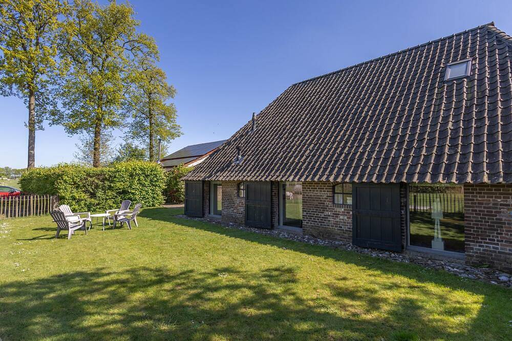 Luxuriöses und modernes Bauernhaus mit Sauna in Regio Zwolle