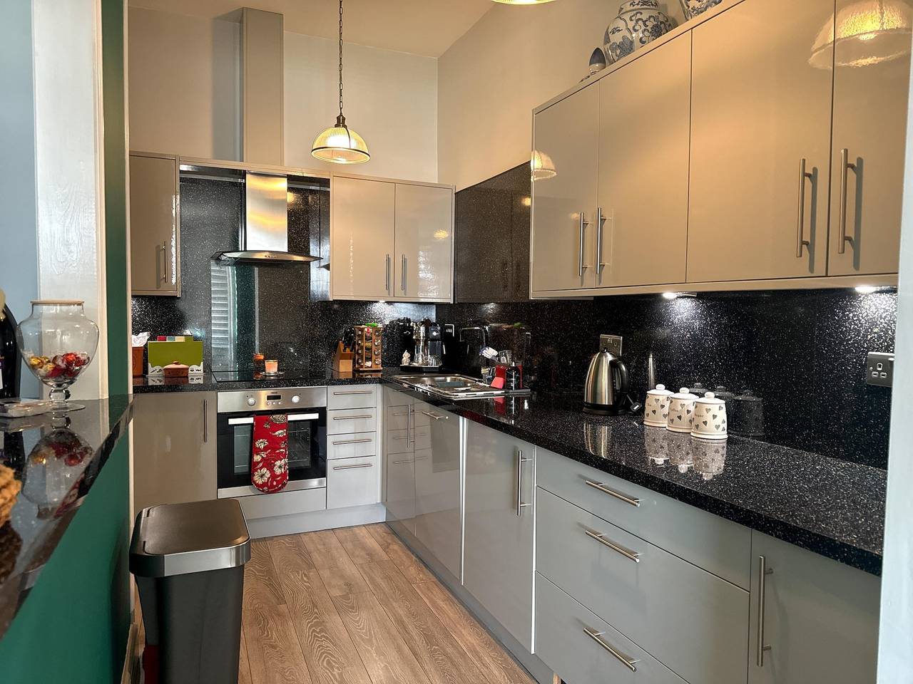 Entire apartment, Apartment in Folkestone near Sandgate Beach in Folkestone, Kent