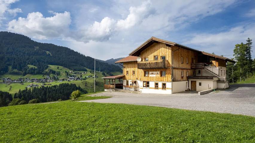 Gîte pour 20 personnes, avec jardin, animaux acceptés à Mittelberg - 2