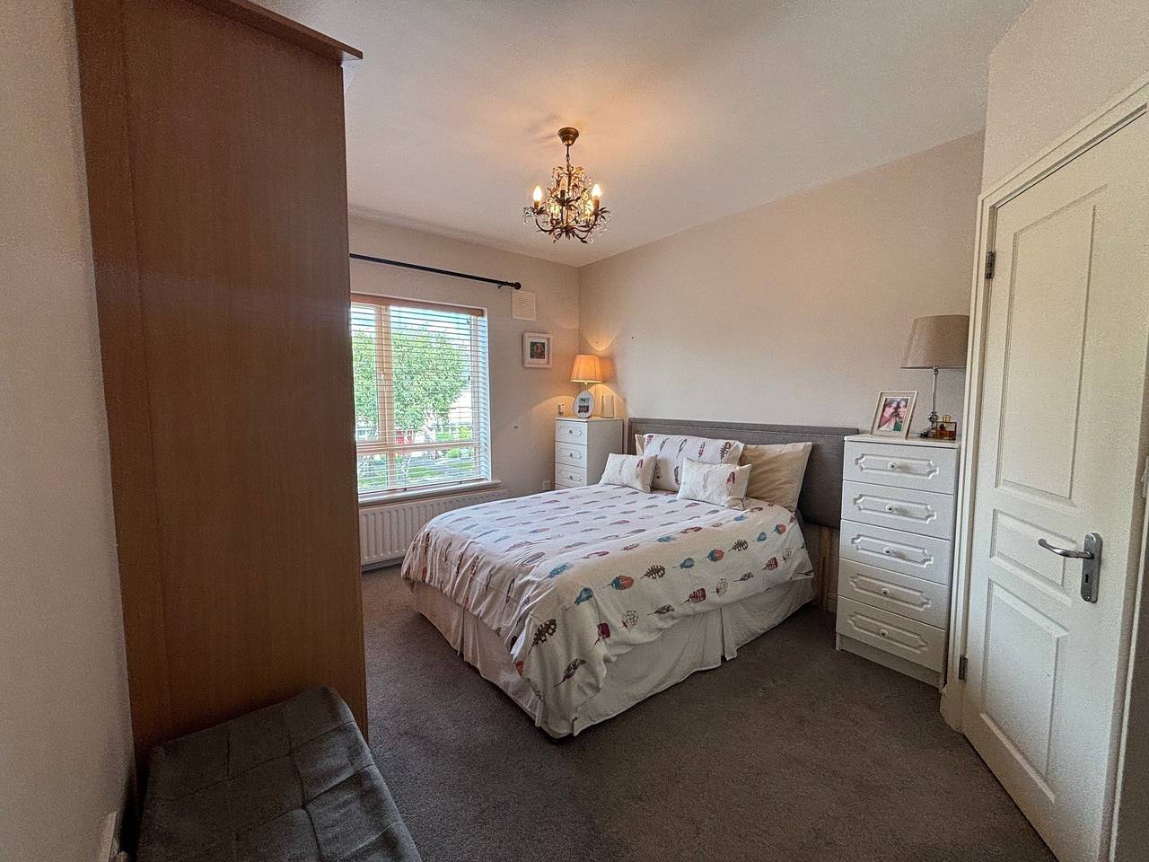 Entire holiday apartment, Spacious 2 Bed Apartment near Dublin Airport in Celbridge ED, County Kildare