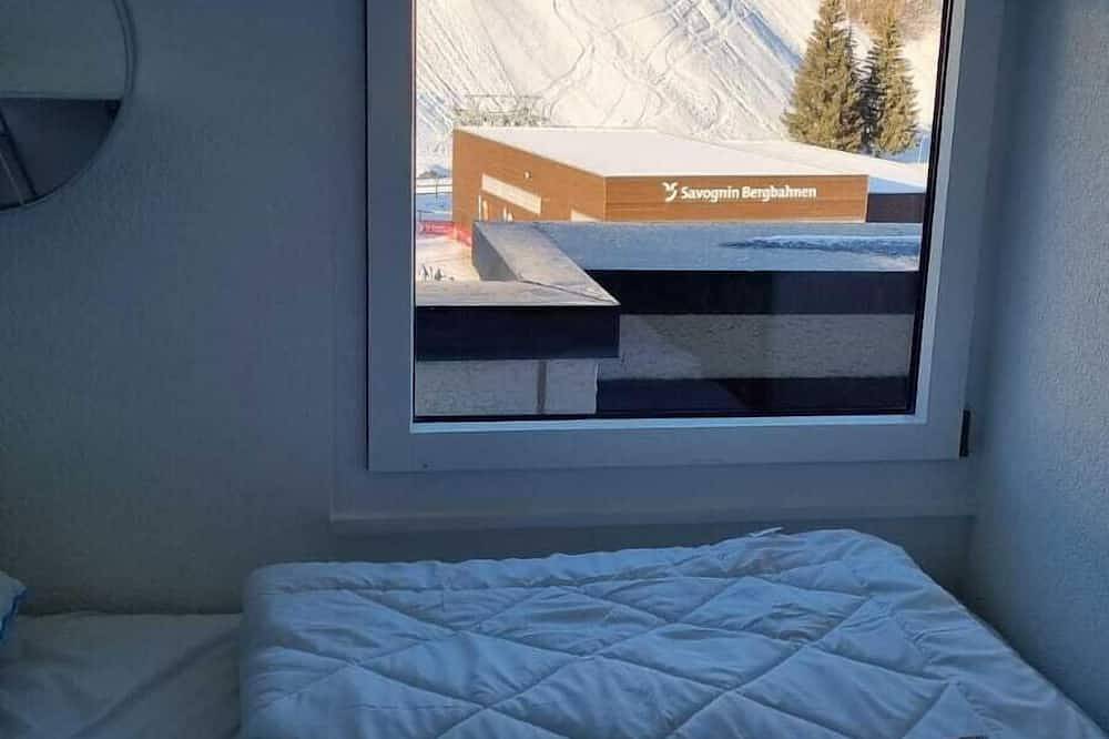 Ganze Wohnung, 1 Zimmer Wohnung für 2 Personen mit Aussicht auf die Skipiste in Surses, Oberhalbsteiner Alpen