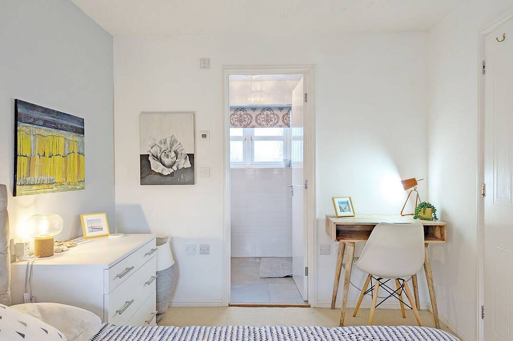 The Rock House -  a family house that sleeps 8 guests  in 3 bedrooms in West Wittering, West Sussex