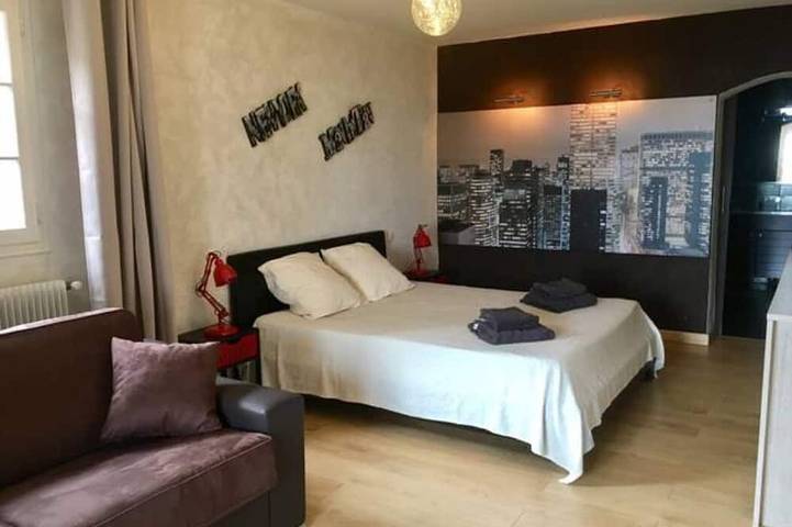 Location de vacances pour 8 personnes, avec jardin, animaux acceptés à Châteauneuf-Grasse - 2