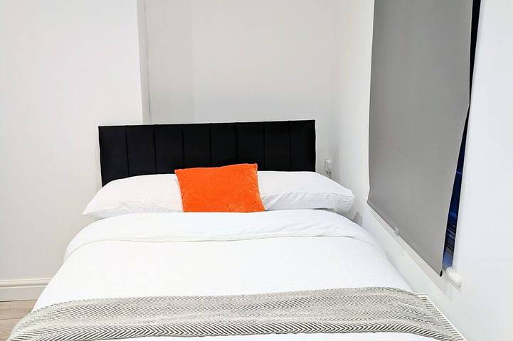 Ganze Wohnung, Doppelzimmer-Komfort-Ensuite mit Dusche-Gartenblick in Rochester, Kent Downs