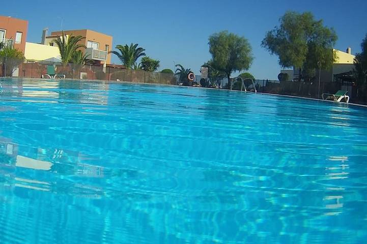 Ferienhaus für 4 Personen, mit Terrasse und Pool sowie Garten, mit Haustier