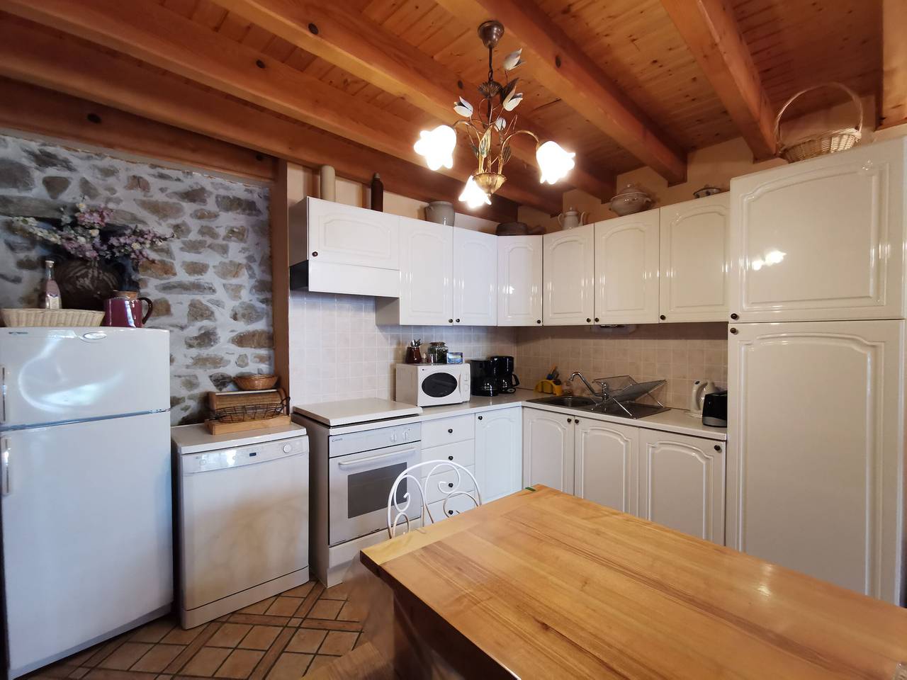 Charmant gîte historique avec pêche privée et forêt, près de Brioude et Blesle in Lorlanges, Haute-Loire