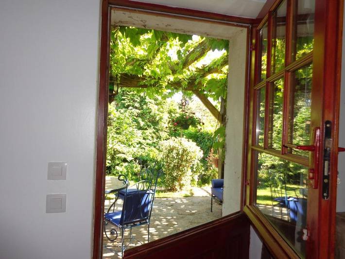 Location de vacances pour 3 personnes, avec terrasse ainsi que vue et jardin, animaux acceptés à Montluel - 4