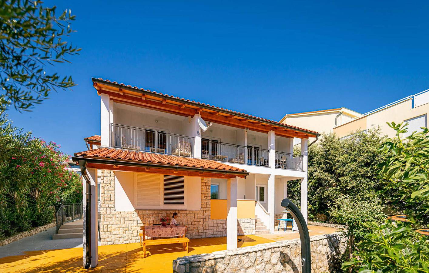 Ganze Ferienwohnung, Ferienwohnung für 3 Personen mit Terrasse in Barbat na Rabu, Rab
