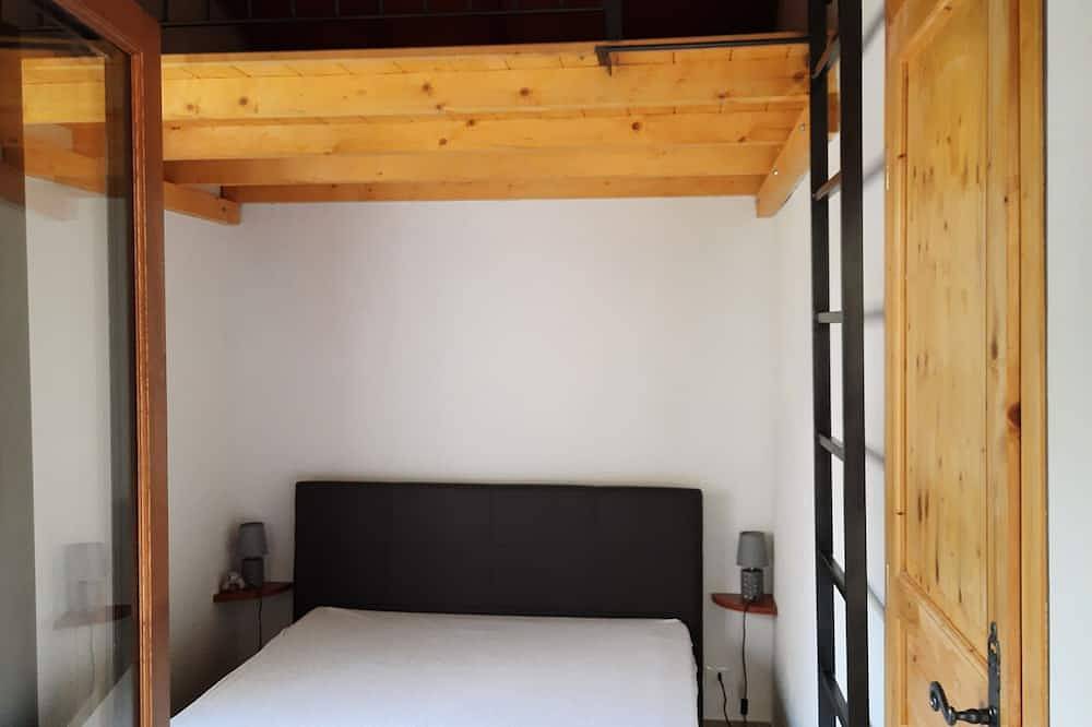 House by the River, fantastic rustic in nature in Airole, Ligurische Alpen