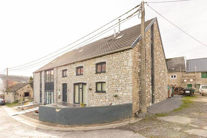 Location de vacances pour 14 personnes, avec vue ainsi que terrasse et sauna à Hamoir - 4