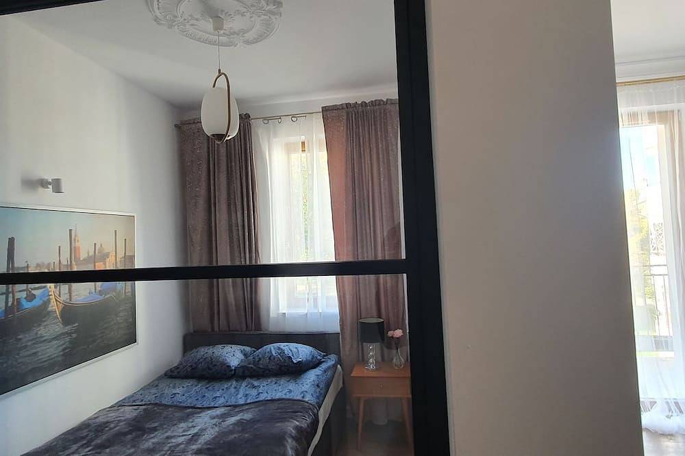 Appartement entier, Classical Warszaw Apartment inside building with garden on the roof in Varsovie, Mazovie