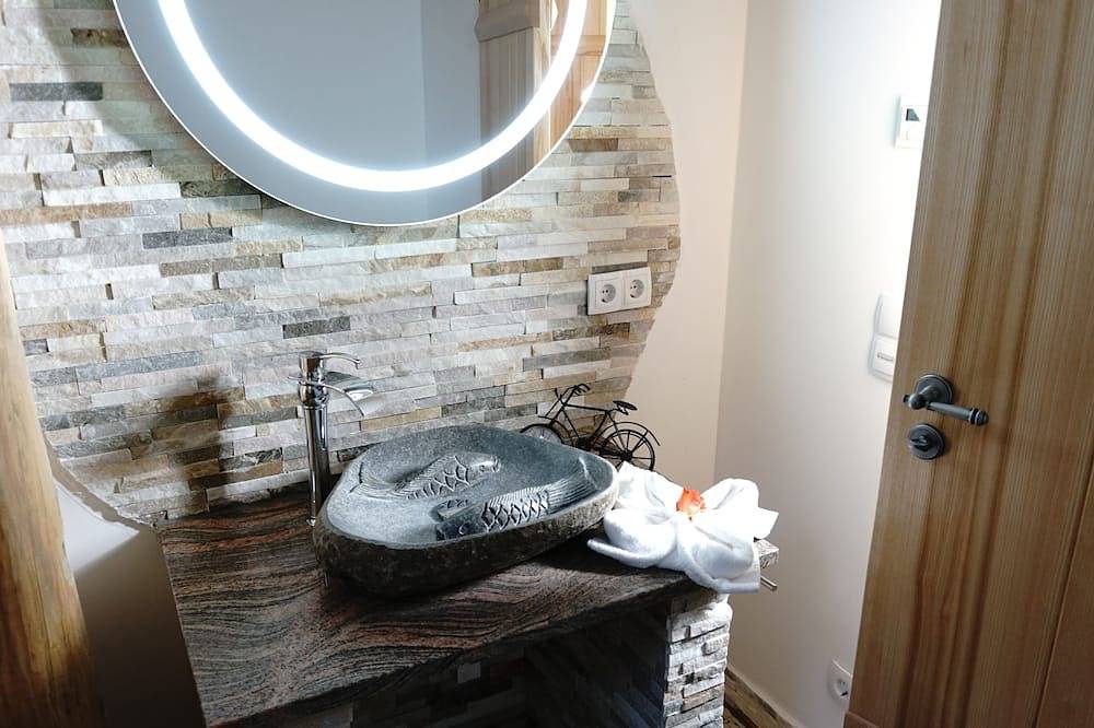 Lakestarnberg Apartments Wild Wood, Rundstammhaus in Pöcking, Starnberger See