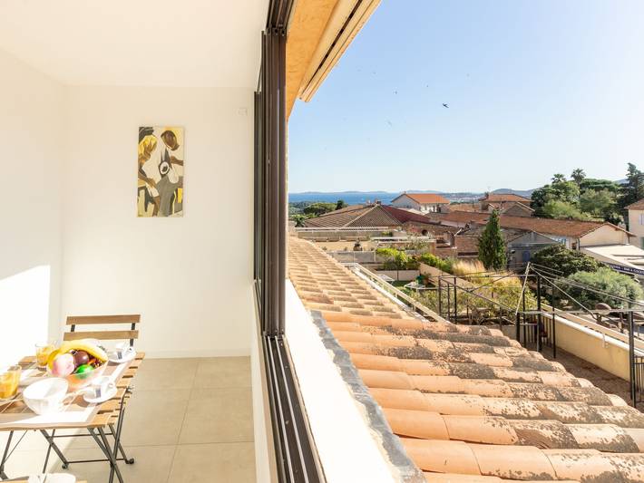 Gîte pour 4 personnes, avec Balcon dans Office De Tourisme De La Croix Valmer