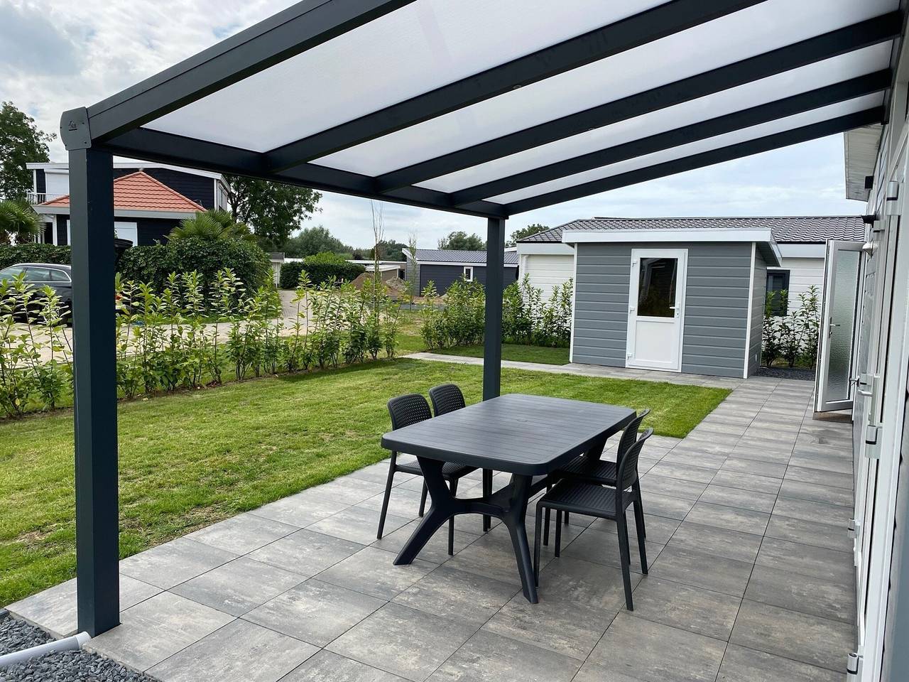 Chalet in Gelderland mit Garten für 4 Von Belvilla in IJssel