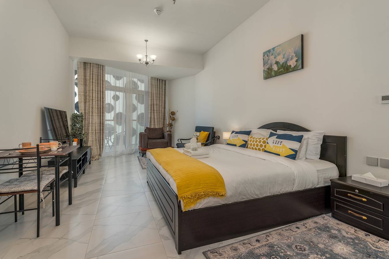 Entire apartment, Brand new studio with balcony in Business Bay in Dubai, Emirate of Dubai