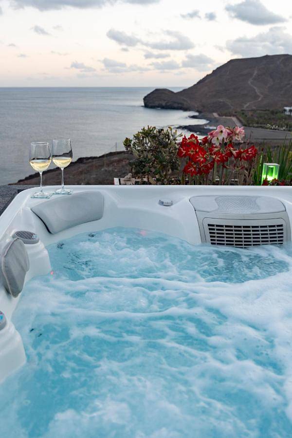 Casa de vacaciones para 4 personas, con jacuzzi además de jardín y piscina, Familias con niños - 1