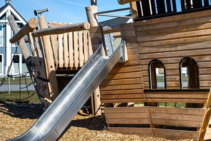 Ganze Wohnung, Ferienwohnung Haukes Koje im Nordseeresort - barrierearm, Infrarot-Kabine, Kamin, extra breite Türen in Büsum, Kreis Dithmarschen