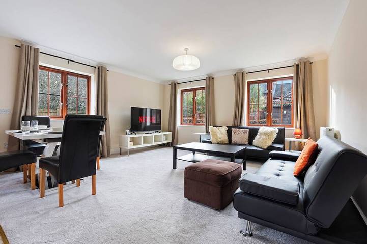 Apartment for 6 people in Milton Keynes