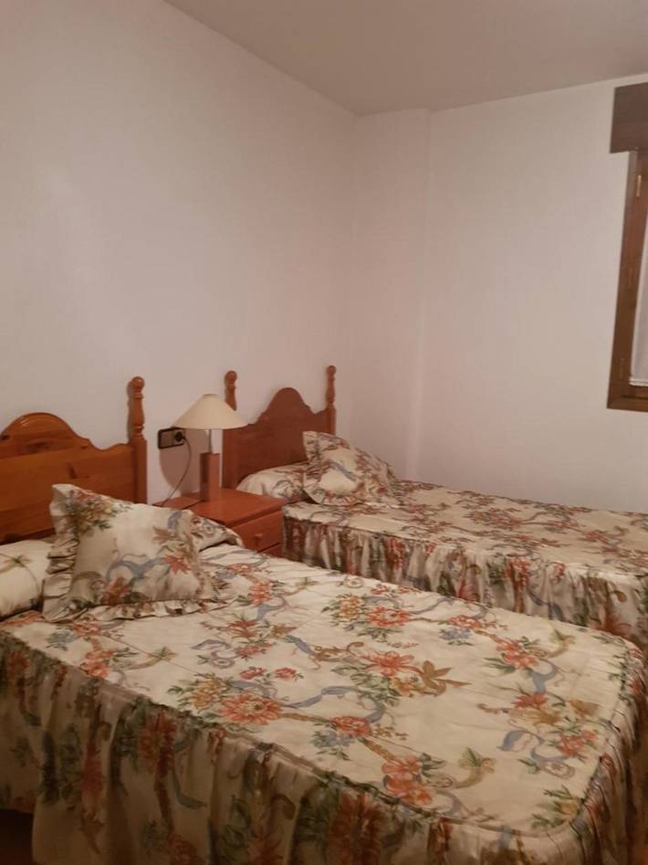 Casa rural para 12 personas, con Balcón y Terraza además de Jardín y Vistas en Provincia de Huesca - 4