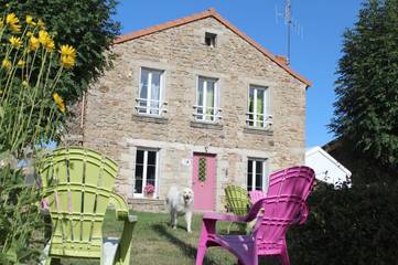 Cottage pour 3 personnes, avec jardin, animaux acceptés à Langogne