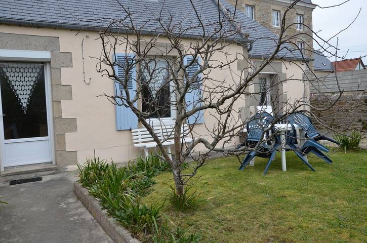 Gîte pour 2 personnes, avec jardin dans Île-Grande - 2
