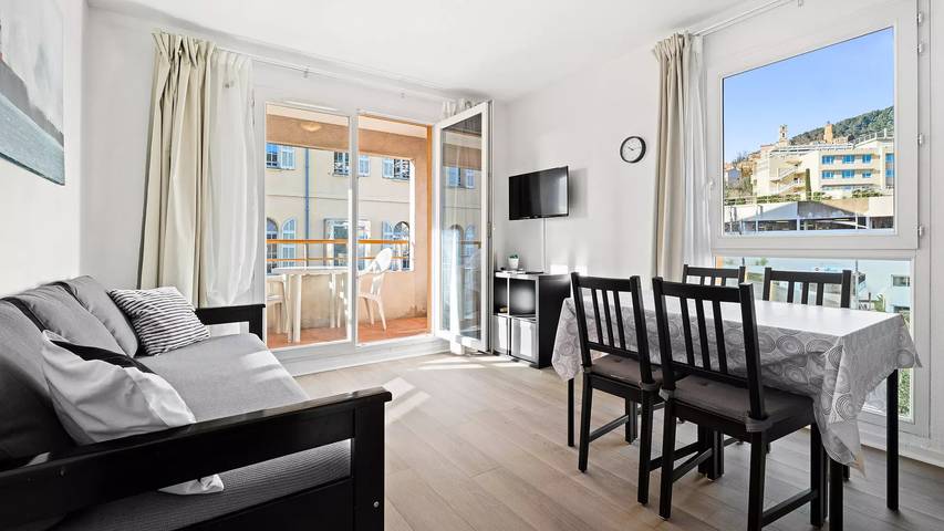 Appartement de vacances pour 4 personnes, avec piscine et balcon