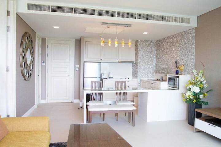 Ferienwohnung für 6 Personen, mit Ausblick und Kinderpool sowie Pool und Garten - 1