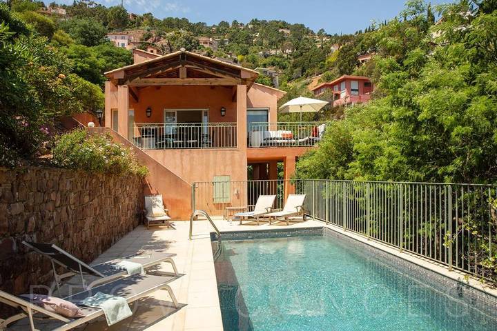 Villa für 6 Personen, mit Pool und Garten - 1