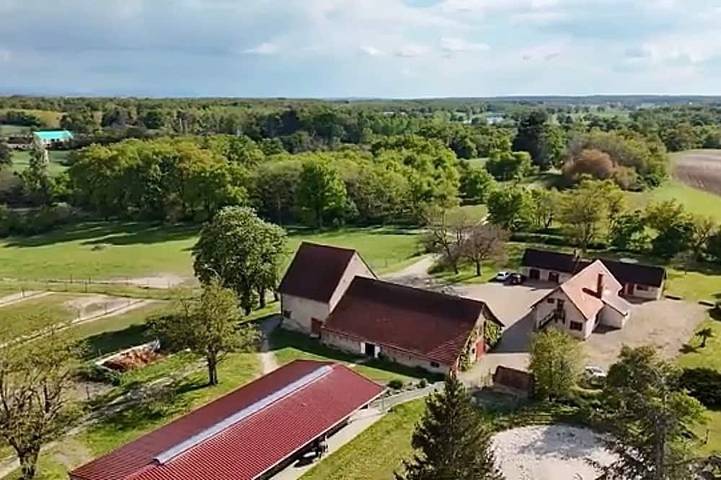 Location de vacances pour 6 personnes, avec jardin et terrasse à Thionne