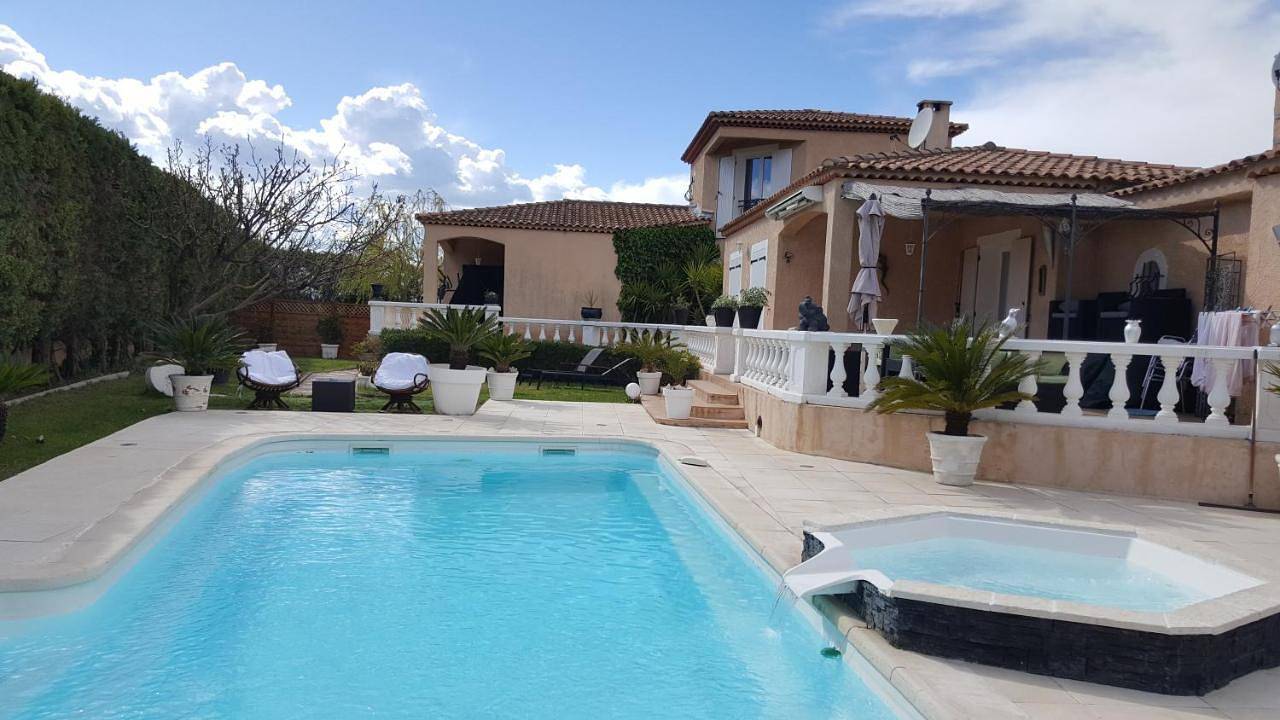 Villa Roma in Marignane, Côte méditerranéenne (France)