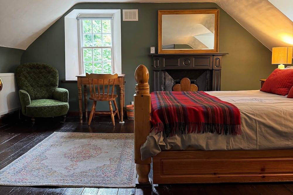 Historic 1600 Cottage with Hot Tub, Private Estate in Stirling, Stirling und Umgebung