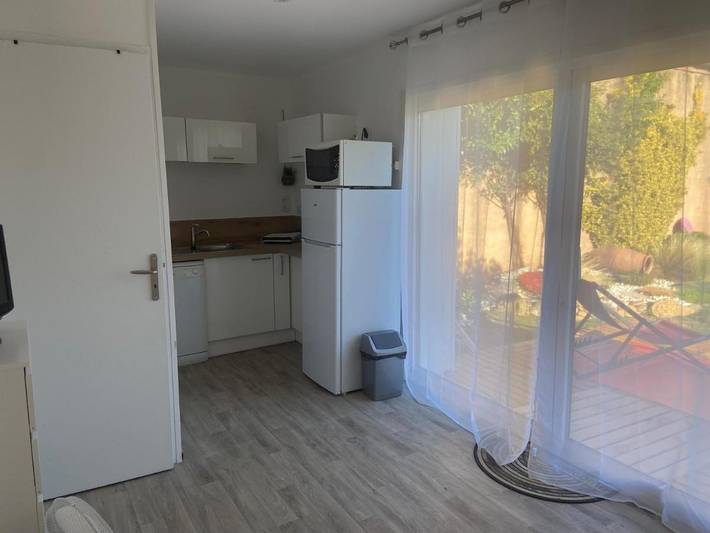 Gîte pour 2 personnes, avec piscine et terrasse à Mas-Blanc-des-Alpilles - 2