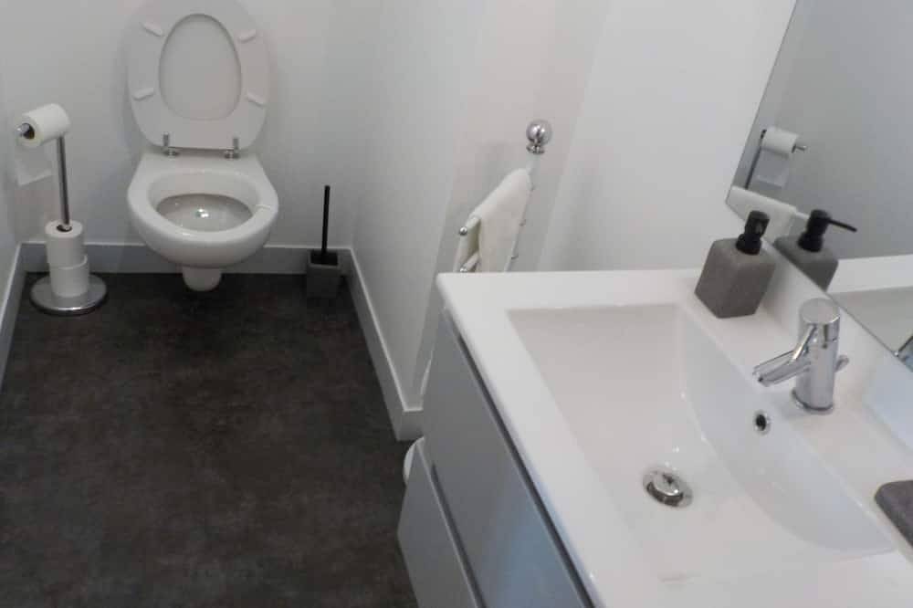 Entire apartment, Charmant Appartement Dans Maison De Caractere in Saint-Brice-sur-Vienne, Rochechouart region