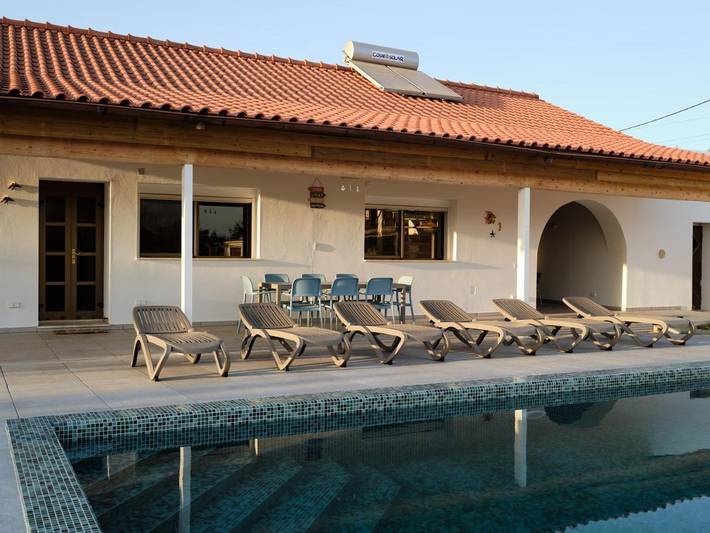 Location de vacances pour 8 personnes, avec jardin et piscine, animaux acceptés dans Alte