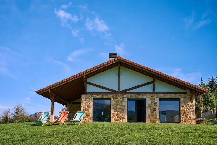 Casa rural para 8 personas, con jardín, Se admiten mascotas en el País Vasco