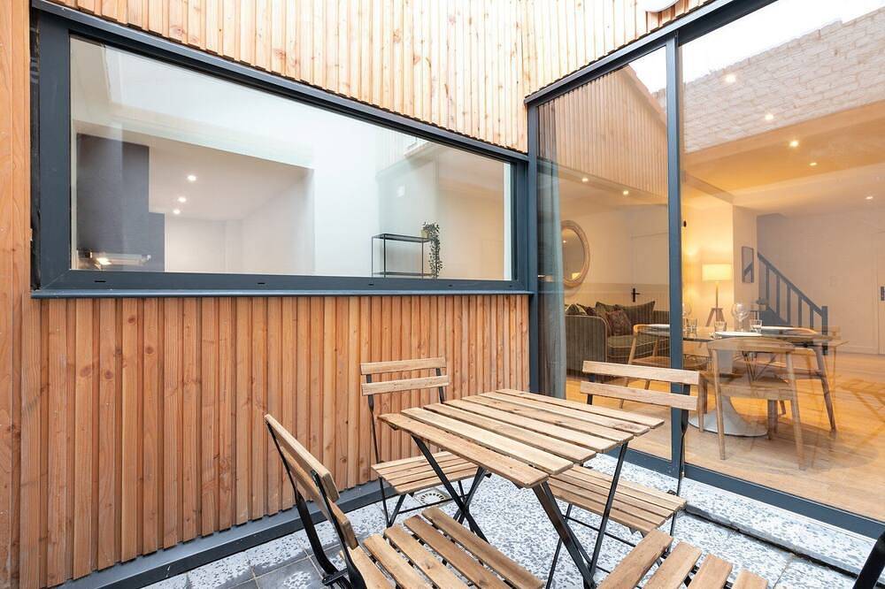 Ganze Wohnung, Fully equipped duplex with exterior and parking ! in Wazemmes (Lille), Lille