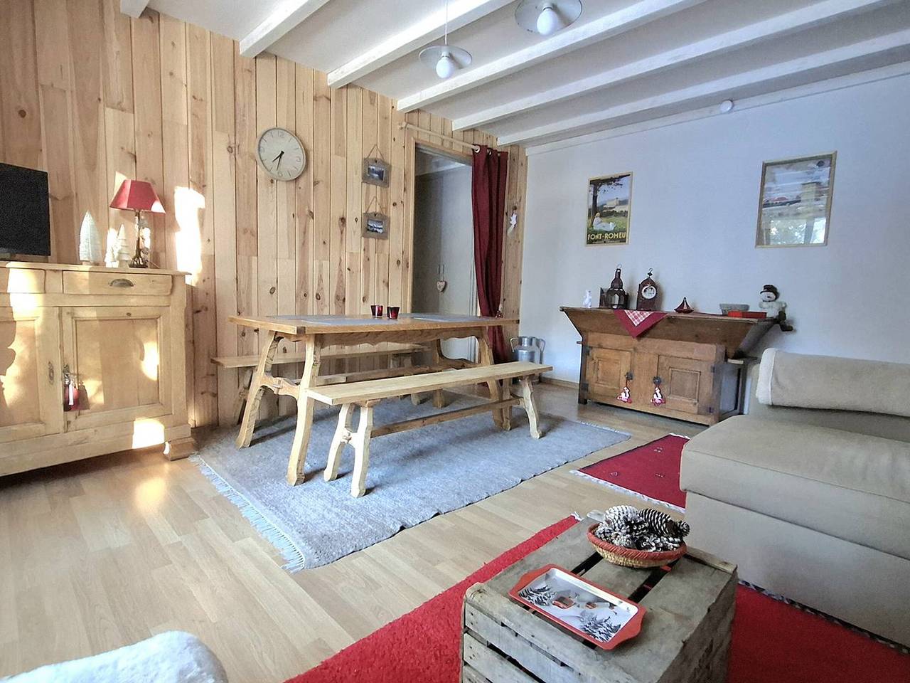 Entire apartment, Charming 2-Room Bright with Balcony in the Mountains in Bolquère, Prades region