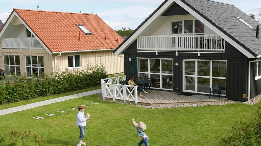 Ferienhaus mit Meerblick für 9 Personen, mit Whirlpool und Sauna sowie Terrasse in Geltinger Bucht - 3