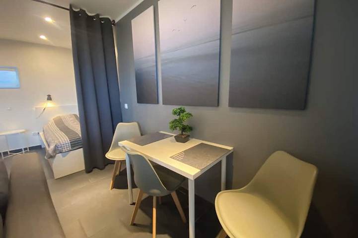 Ganze Wohnung, Gemütliche Apartment 45 m\" , Balkon bis 3 Monteure oder Urlauber, schnelles Wlan in Homberg/Ruhrort/Baerl, Duisburg