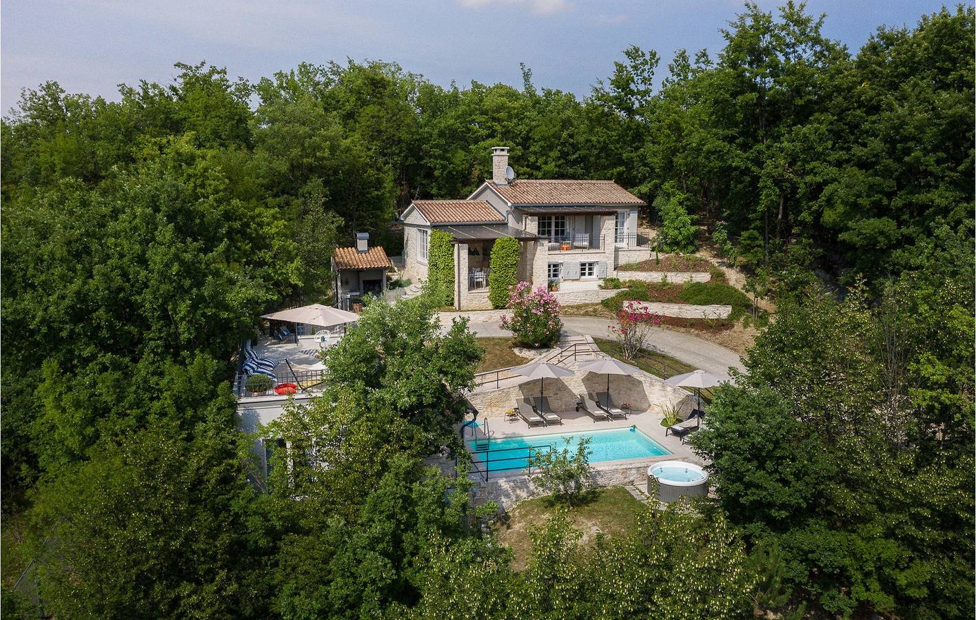 Charmante Unterkunft, 2 km von Pićan entfernt: 120 m² große Ferienwohnung mit Pool und WLAN in Pićan, Zentralistrien