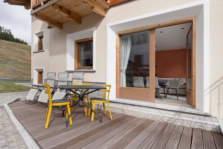 Apartamento entero, Apartamento 'Bait Dal Pa Livigno Roxy Bar' con vistas a la montaña, terraza privada y Wi-Fi in Livigno (Town), Livigno