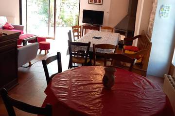 Maison de campagne pour 11 personnes, avec jardin et terrasse à Aste-Béon
