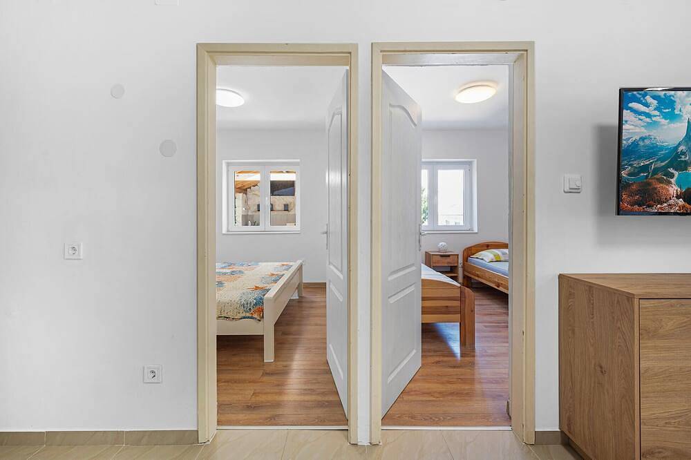 Apartamento entero, Apartamento que admite mascotas en. in Rogoznica, Condado de Šibenik-Knin