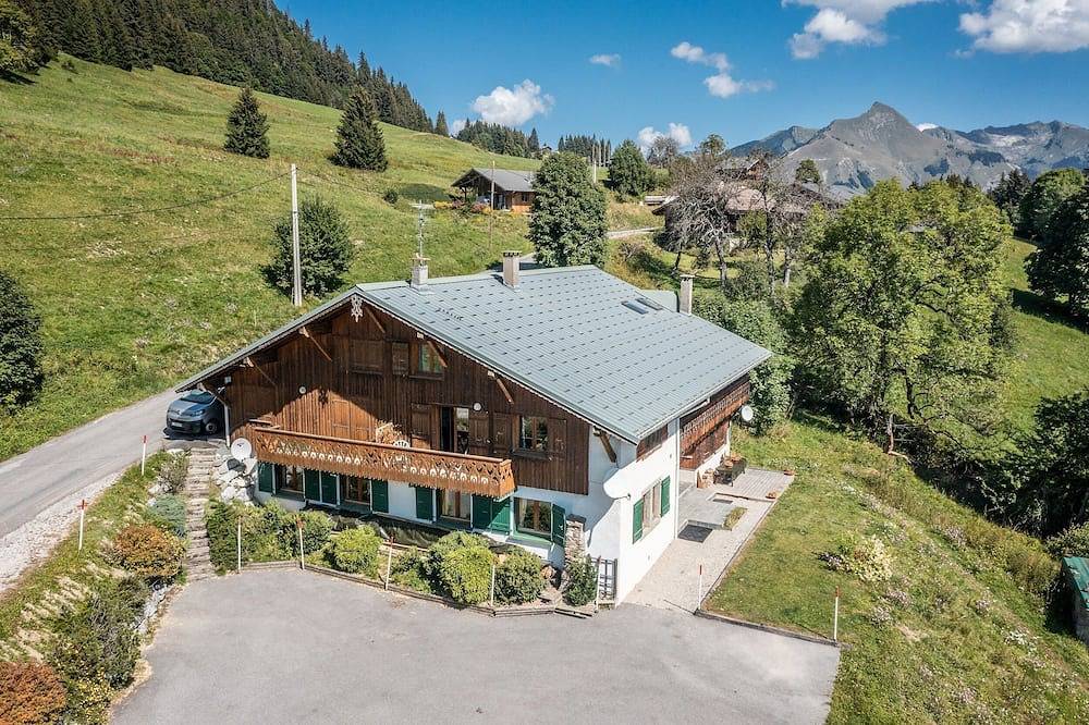 Spacious Old Farm with great views over Les Gets in Les Gets, Les Portes du Soleil