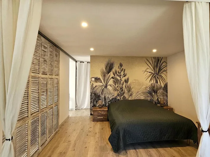 Apartamento de vacaciones para 4 personas, con jardín además de jacuzzi y piscina - 1