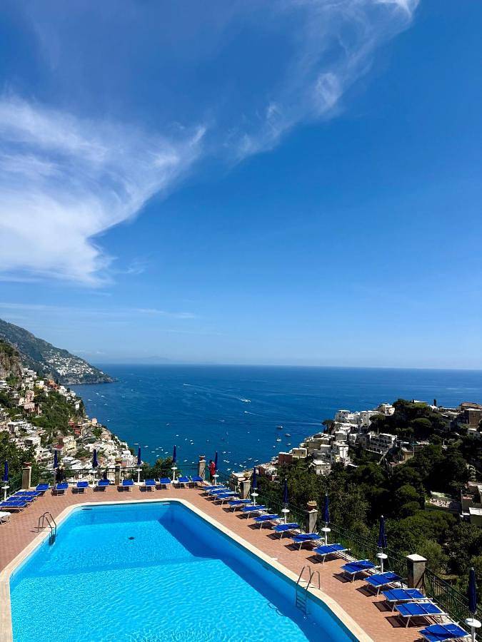 Lägenhet för 4 Personer, med terass samt utsikt och pool i Positano